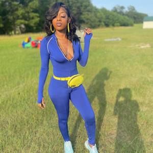 Meet your Posher, Ebony